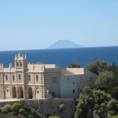 Zephyros - Vivere Il Mare E La Storia Del Borgo *