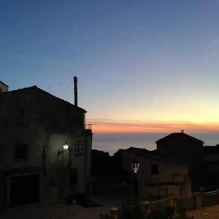 Zephyros - Vivere Il Mare E La Storia Del Borgo Apartment