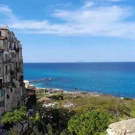 Zephyros - Vivere Il Mare E La Storia Del Borgo アパート *